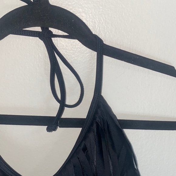 🎱Adorable 2 piece bikini! - Picture 3 of 11